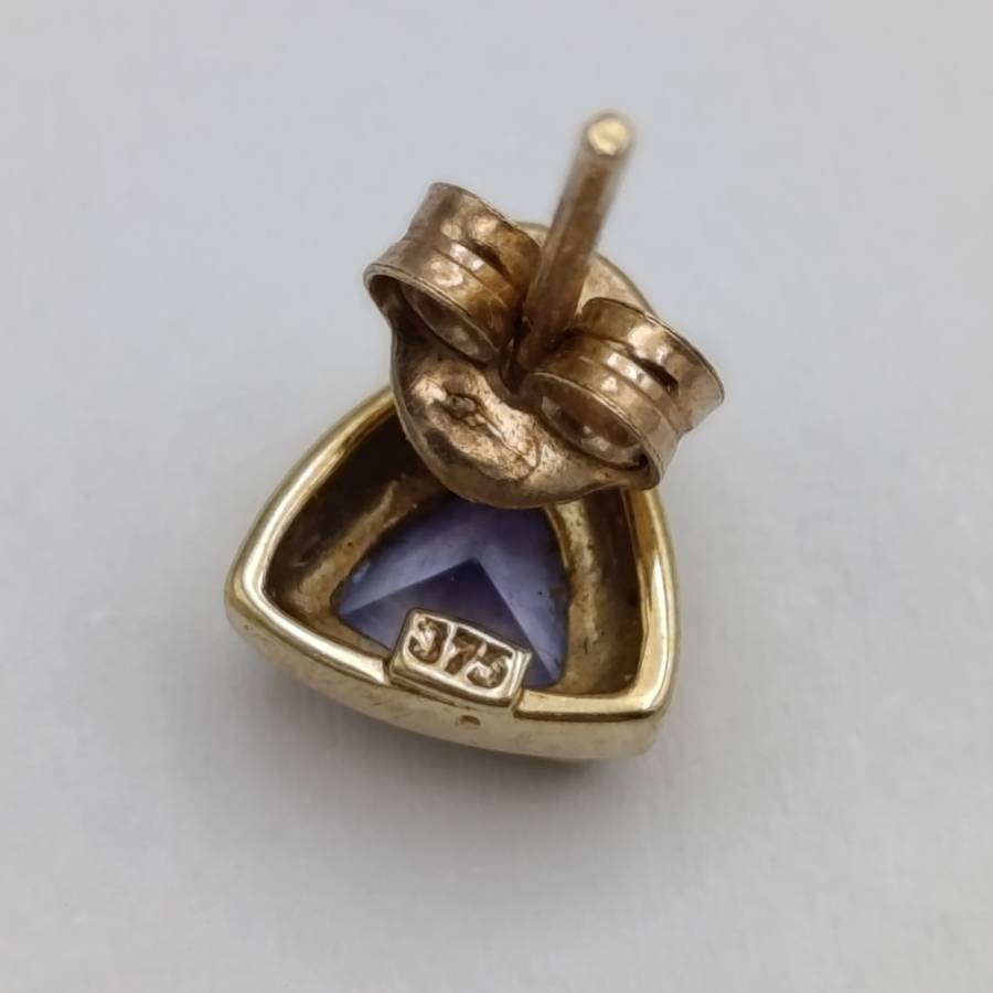 Pair of 9kt gold tanzanite earrings - weighs 1.0g