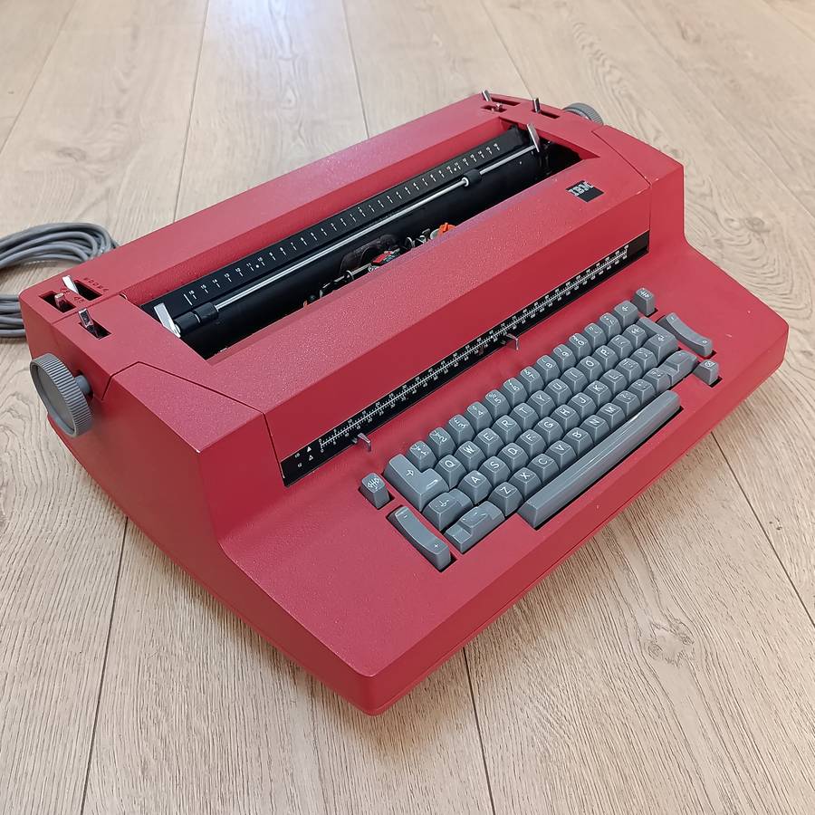 Vintage IBM Selectric II golf ball typewriter