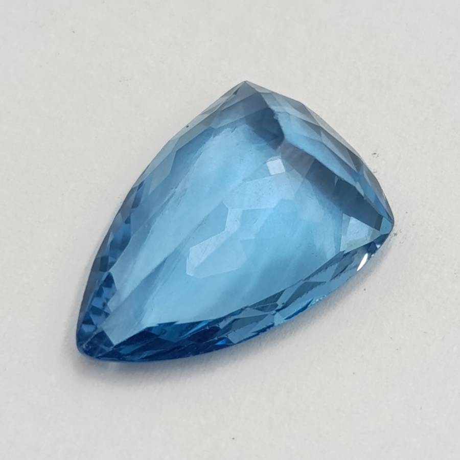 Beautiful blue teardrop topaz of 9,18ct