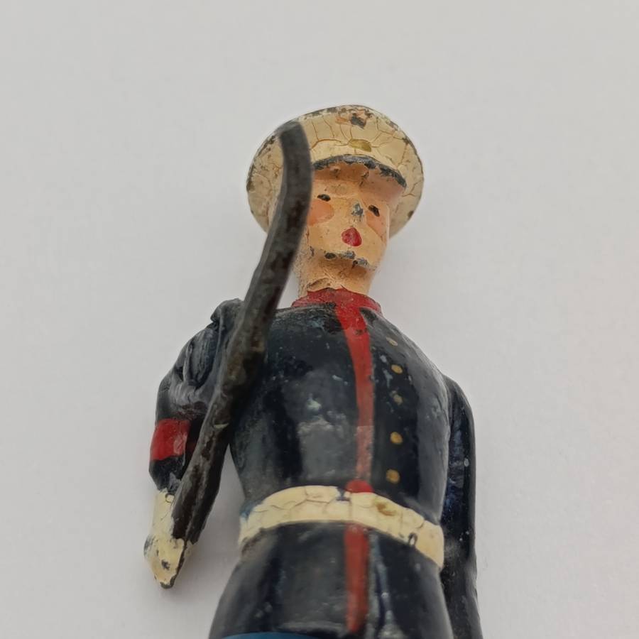 Lot of 3 vintage lead soldiers