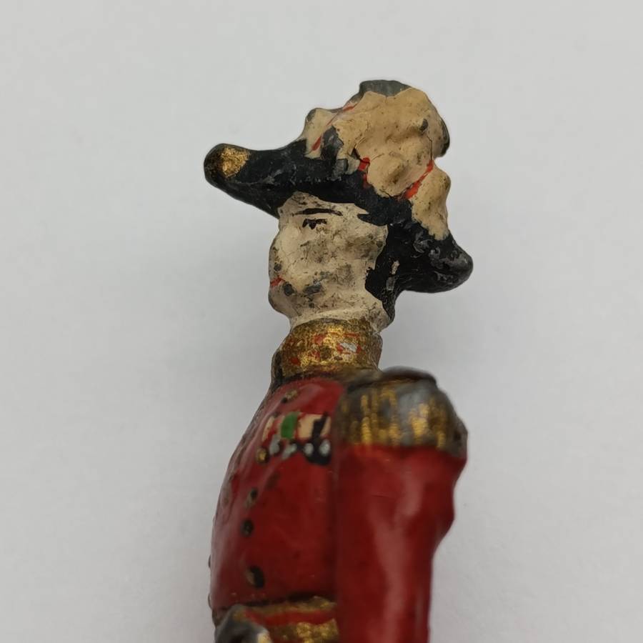 Lot of 3 vintage lead soldiers