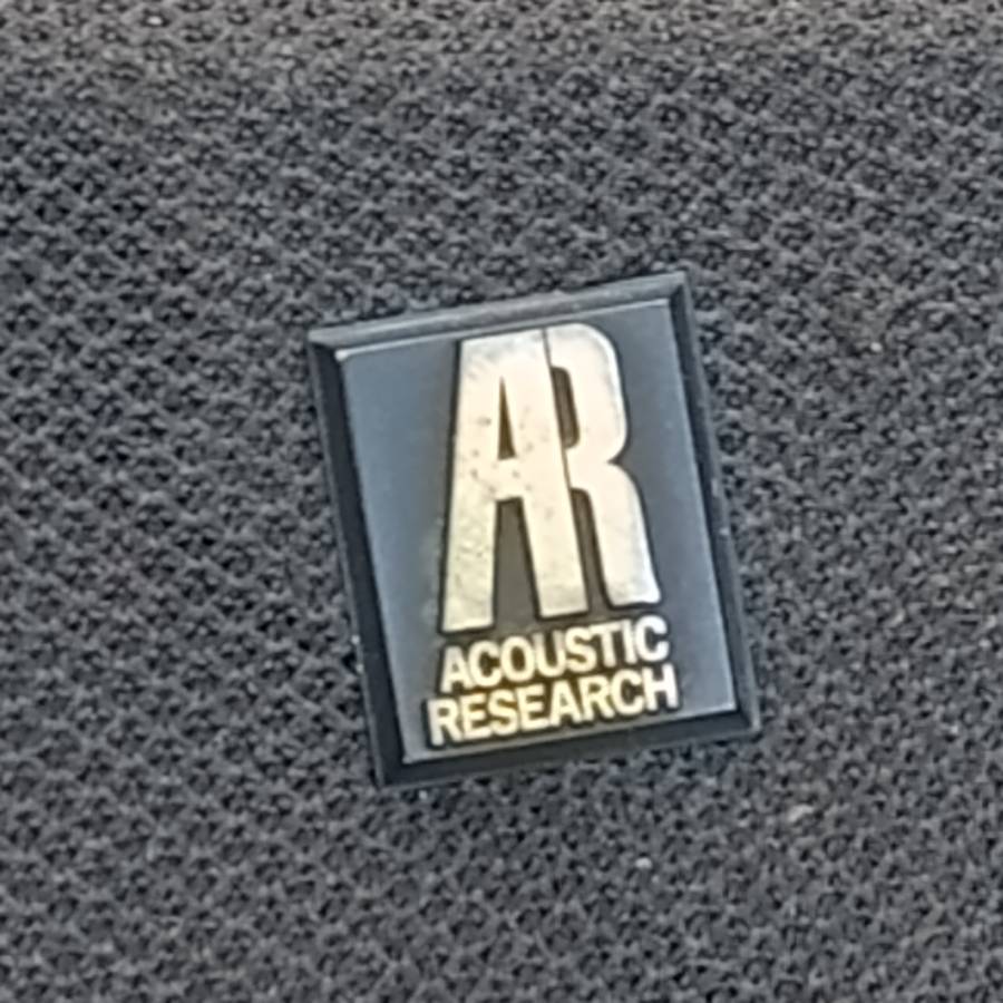 Pair of vintage Acoustic research AR8Bx speakers - working