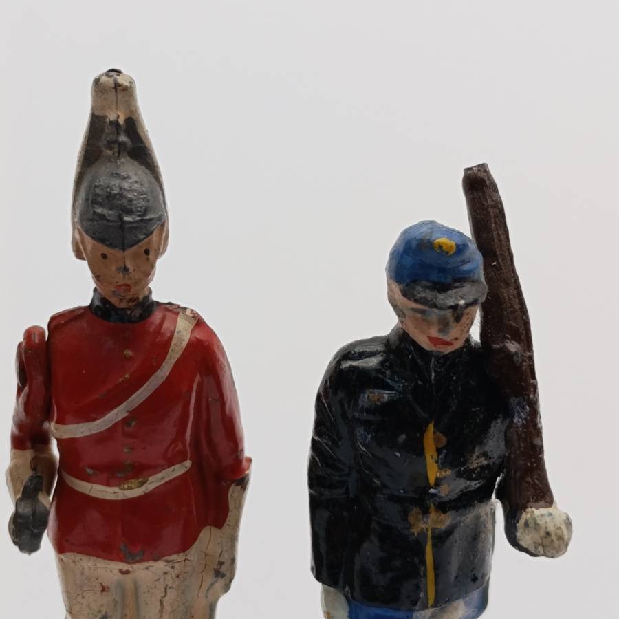 Lot of 5 vintage Britains Ltd lead soldiers with damaged weapons