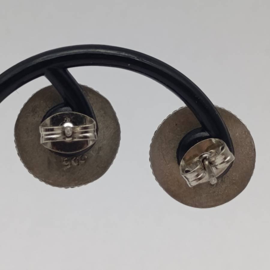 Pair of vintage Sterling silver earrings with gold clad centre - weighs 2.0g