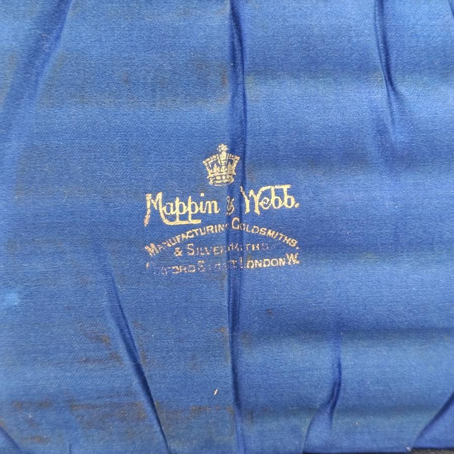 Set of 6 Antique Mappin and WEBB knives with hallmarked silver handles