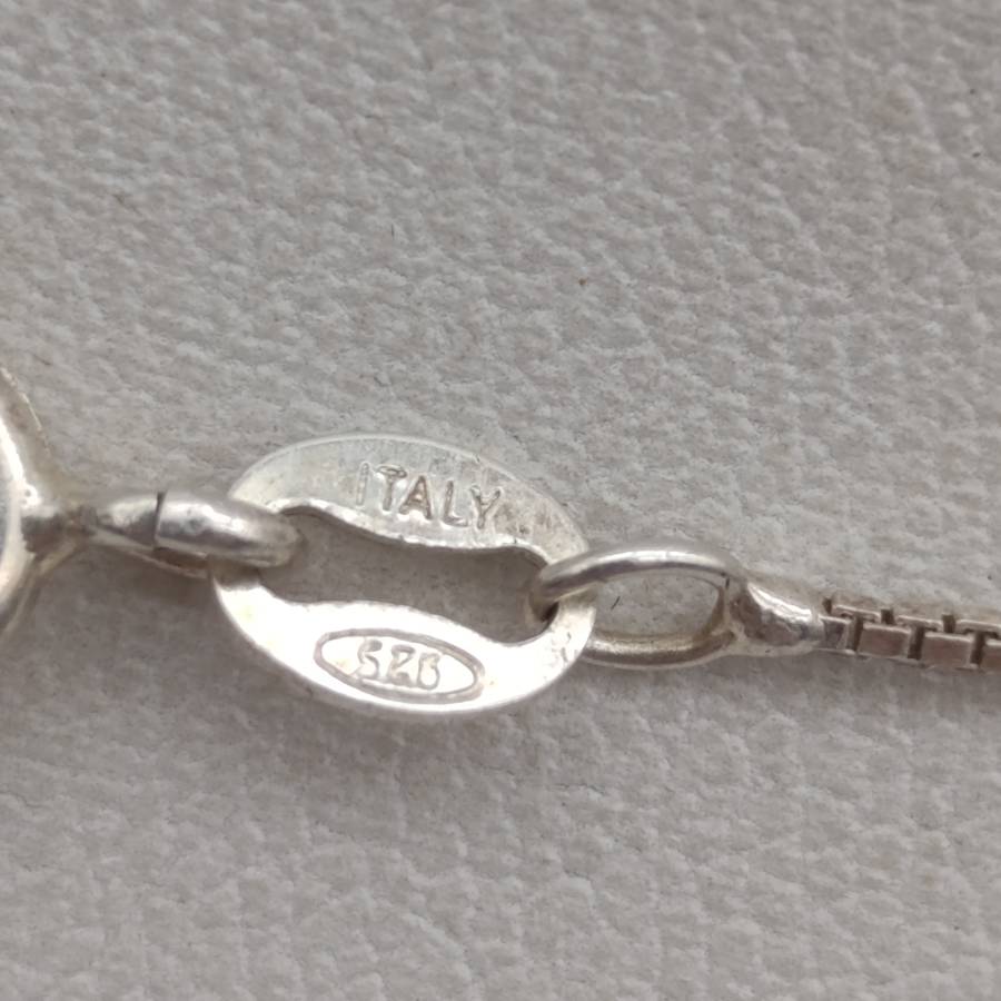 Sterling silver necklace with donald duck pendant - weighs 3.3g - length 39cm