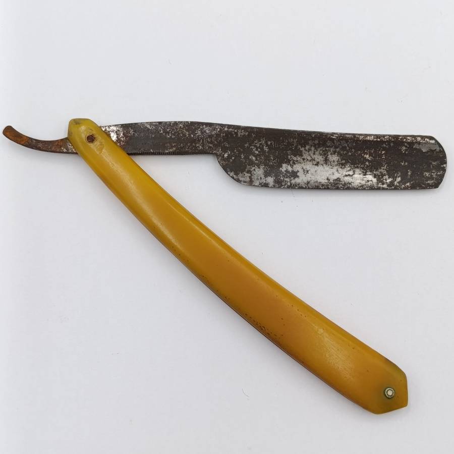 JA Henckels Vintage Straight Razor - Bit of rust otherwise still excellent