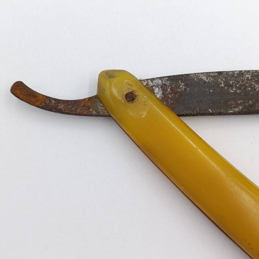 JA Henckels Vintage Straight Razor - Bit of rust otherwise still excellent