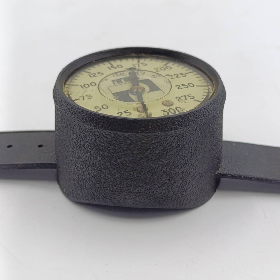 Parallon scuba diver depth wrist gauge