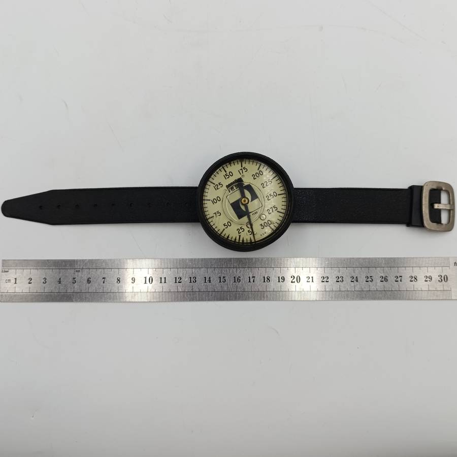 Parallon scuba diver depth wrist gauge