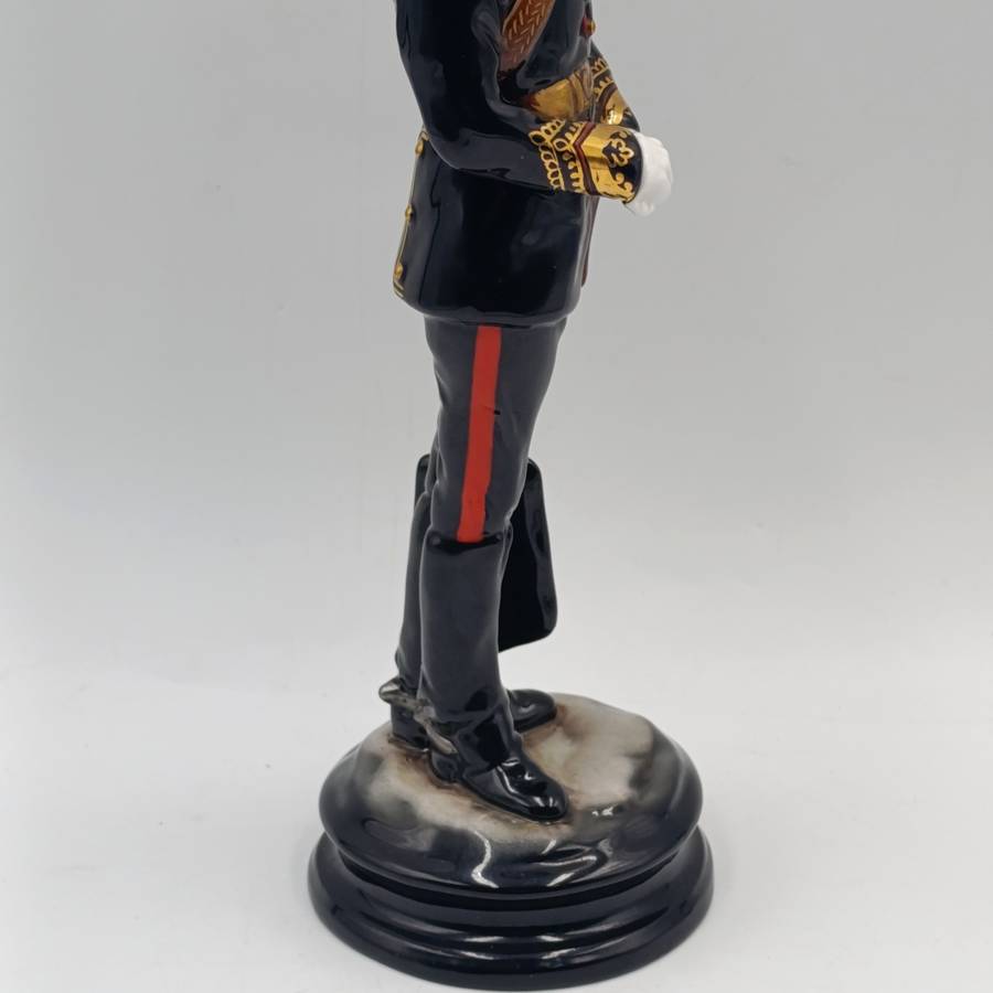 Michael J. Sutty Cape Artillery officer porcelain figurine - #5 of 250 - missing sword