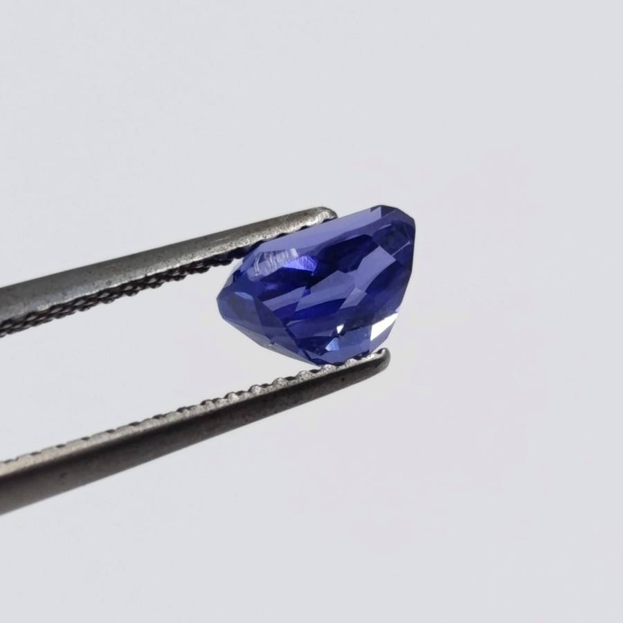 Tanzanite of 1,32 carat Octagon cut Intense blue purple and high clarity