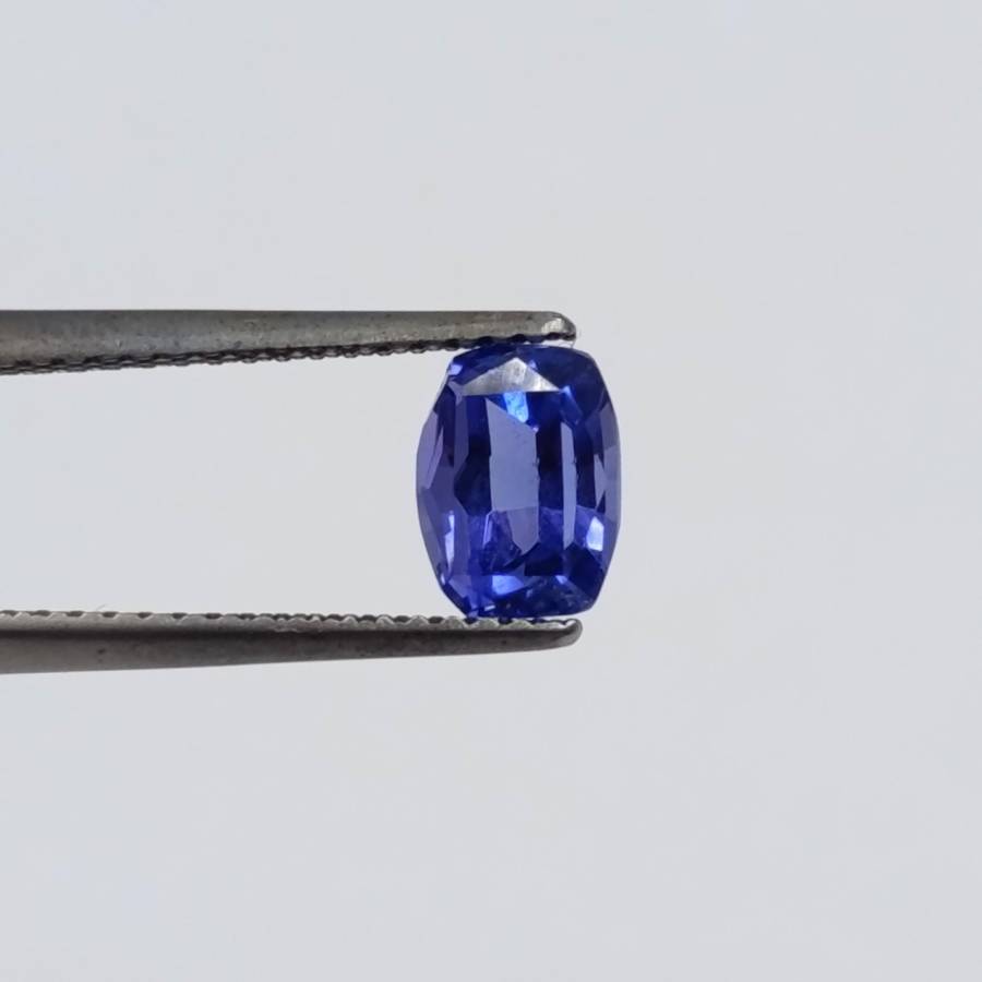 Tanzanite of 1,32 carat Octagon cut Intense blue purple and high clarity