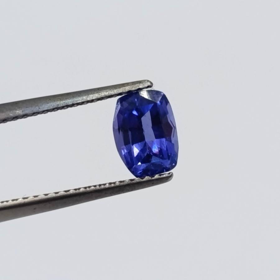 Tanzanite of 1,32 carat Octagon cut Intense blue purple and high clarity