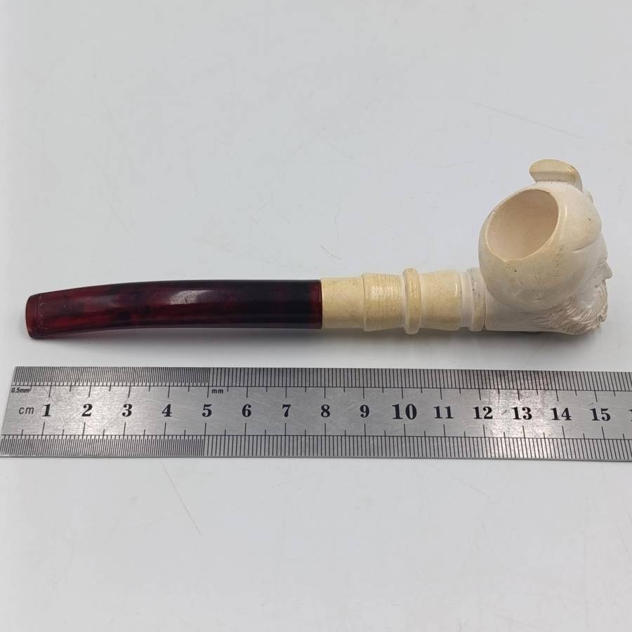 Beautiful vintage hand carved meerschaum smoking pipe