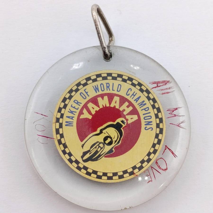 Lot of 5 Yamaha motorcycle badges - pin, button hole and pendant includes money clip