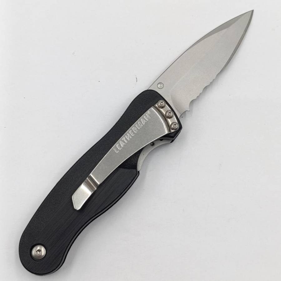 Leatherman C33X black knife with caribiner clip