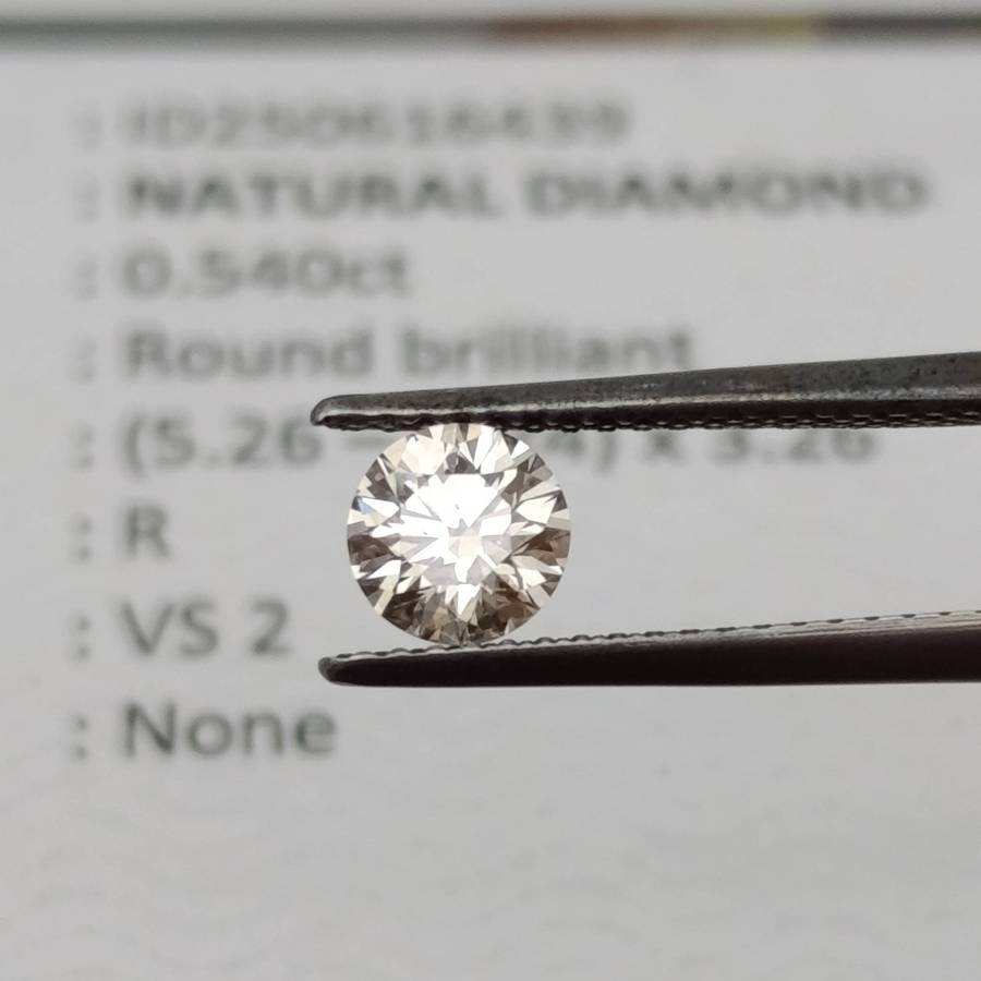 Natural Round Brilliant diamond of 0.54 ct - color R, Clarity VS2 - with GEMLAB certificate