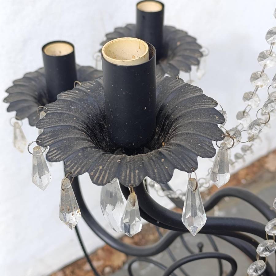 Large Crystal chandelier with 9 arms - one fitting broken - Collection only