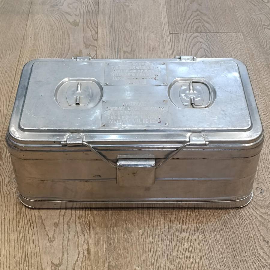 SADF stainless steel Food Warmer carry case - one clip missing