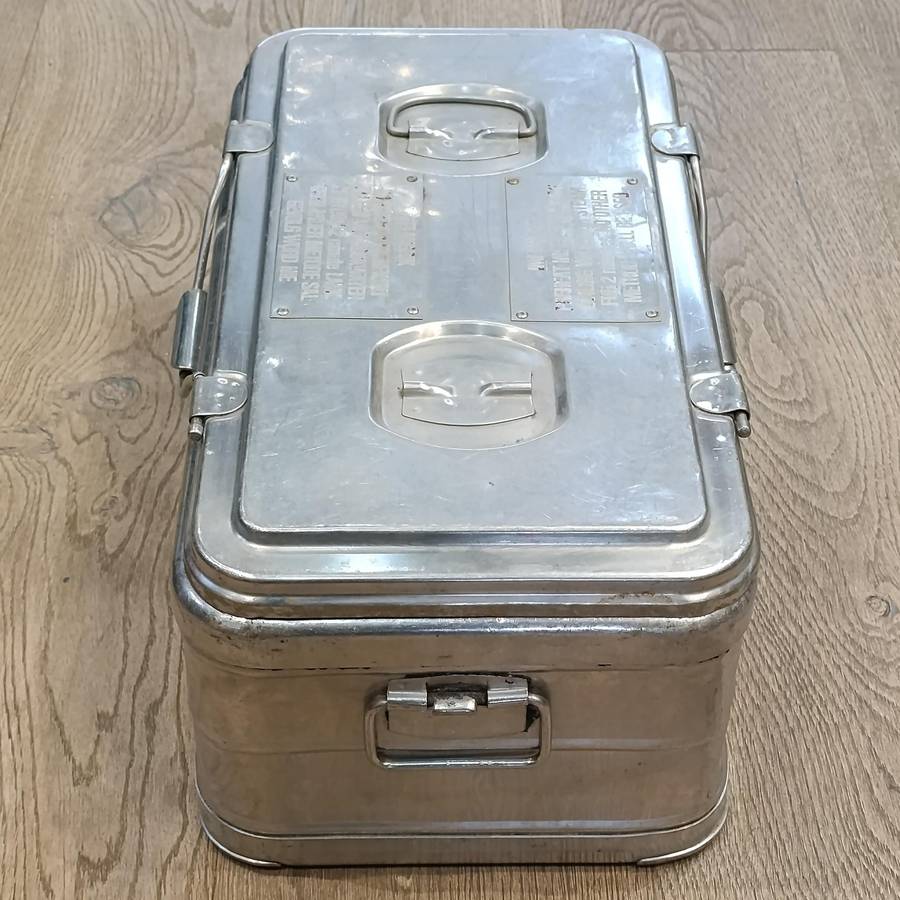 SADF stainless steel Food Warmer carry case - one clip missing