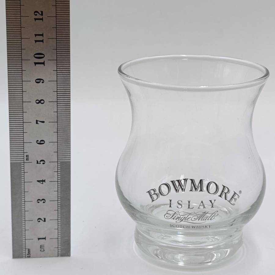 Lot of 6 Bowmore Scotch Whiskey glasses - in original Boxes