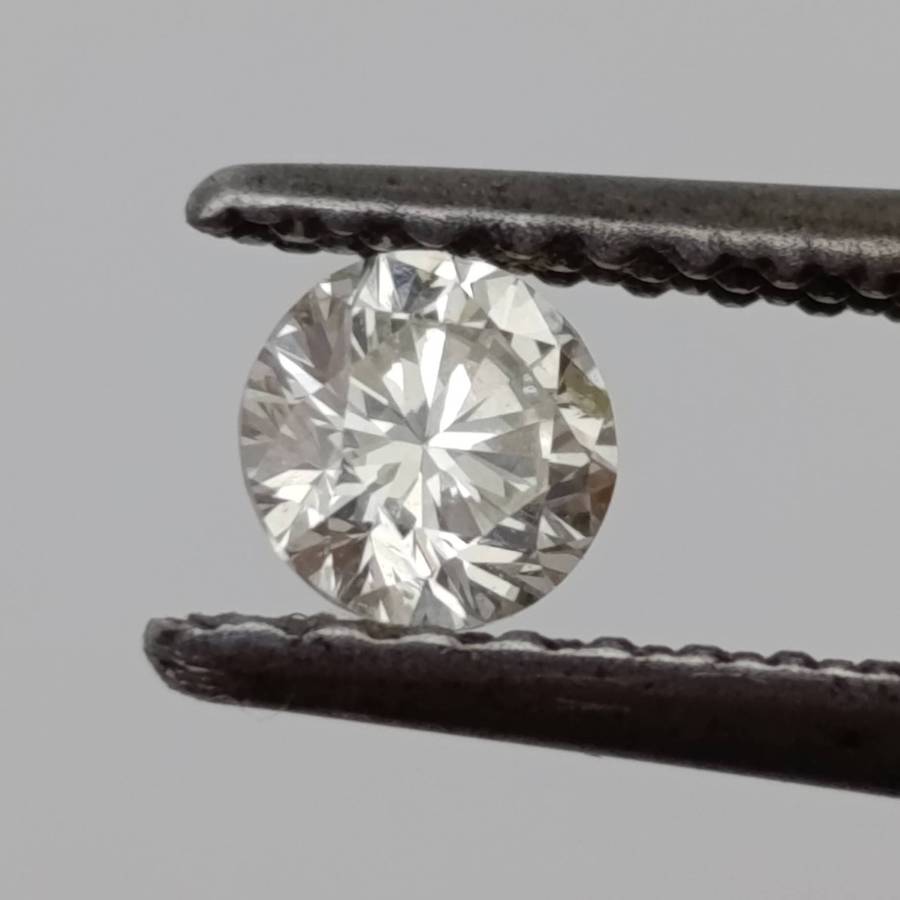 Round Brilliant diamond of 0.207ct, colour J, SI2 clarity with IDL certification