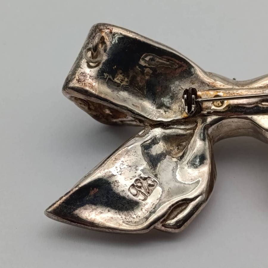 Sterling silver brooch in shape of Bowtie - 23,7g