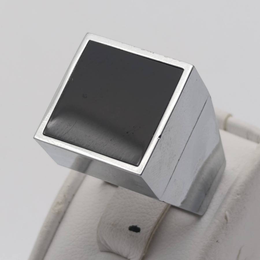 Anton Bribresca ring with black insert in original holder