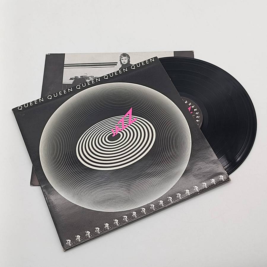 Record  Queen  Jazz Label: EMI ( Scarce ) Released 1978 South Africa  Original Inner present