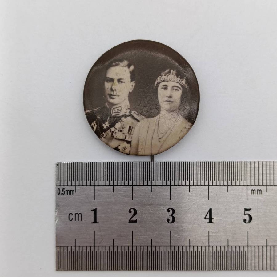 King George 6 coronation pin badge