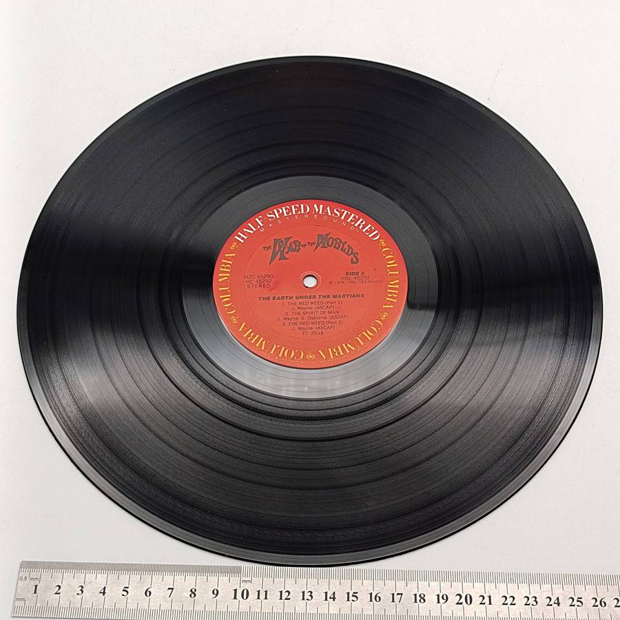 x2 Records  Jeff Wayne - Jeff Wayne's Musical Version of The War of The Worlds  Label : Columbia