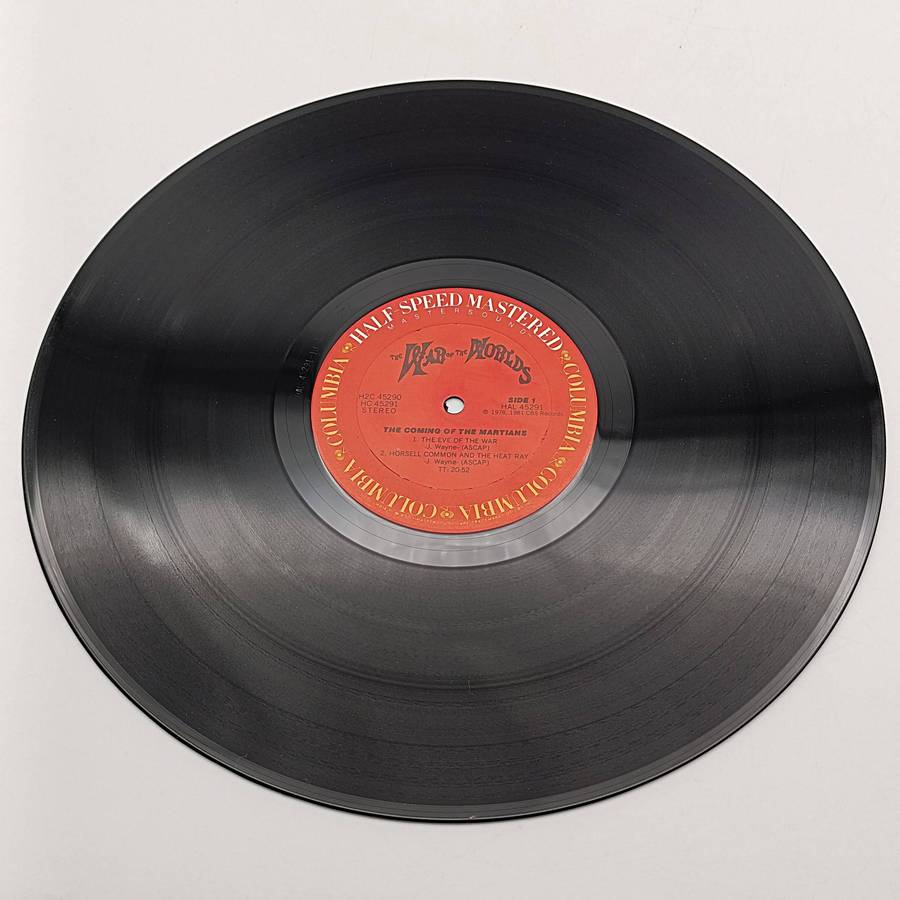 x2 Records  Jeff Wayne - Jeff Wayne's Musical Version of The War of The Worlds  Label : Columbia