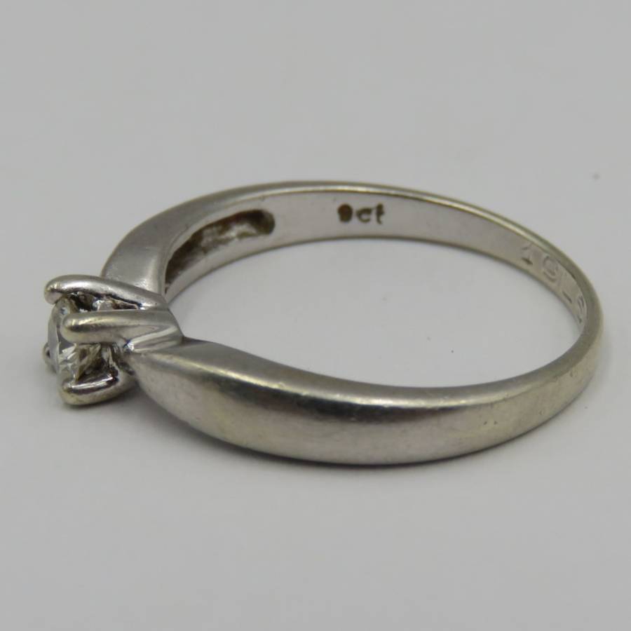 9kt white gold ring with 0.25 carat diamond (high quality) weight 3.2g, Size P