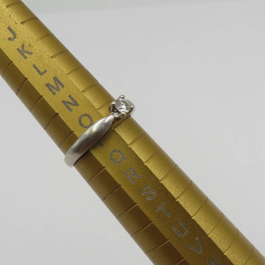 9kt white gold ring with 0.25 carat diamond (high quality) weight 3.2g, Size P