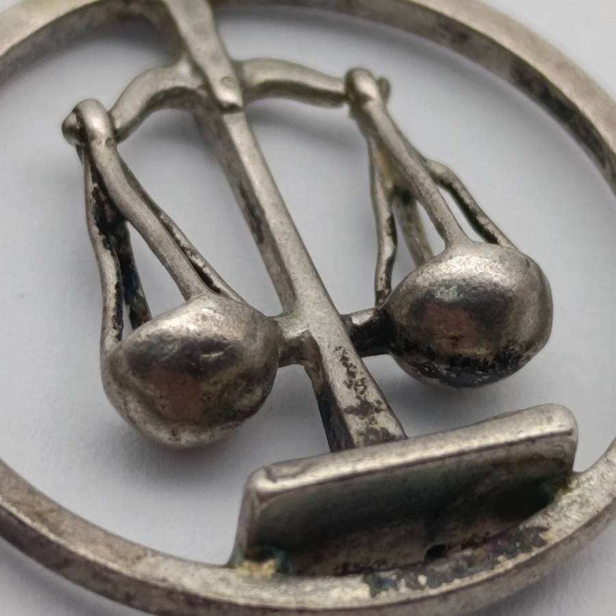 Sterling silver Libra zodiac charm - weighs 2,4g