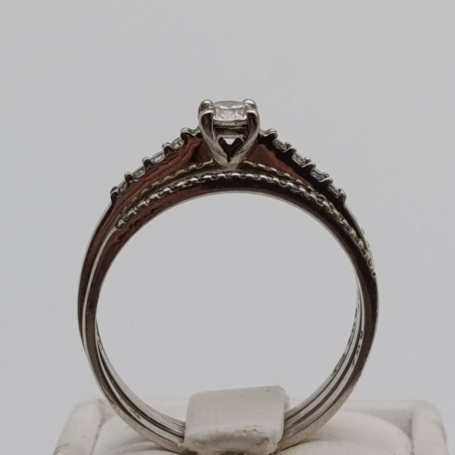 9kt white gold diamond wedding ring size Q set - weighs 4.3g