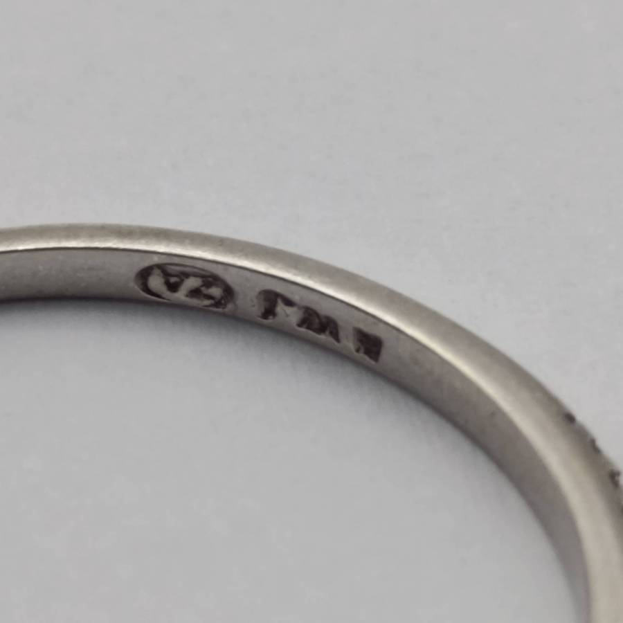 9kt white gold diamond wedding ring size Q set - weighs 4.3g