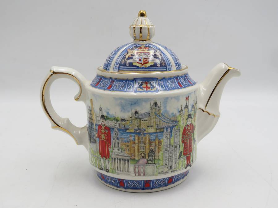 Vintage James Sadler Thameside Teapot