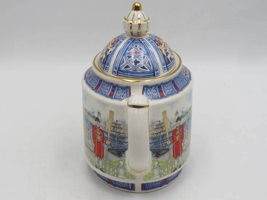 Vintage James Sadler Thameside Teapot