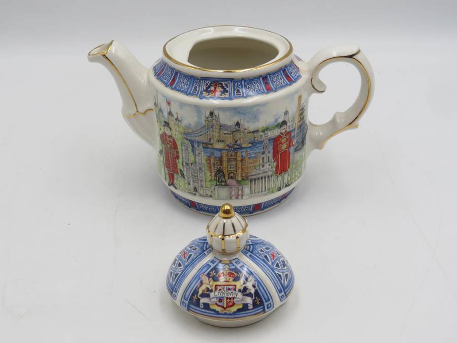 Vintage James Sadler Thameside Teapot