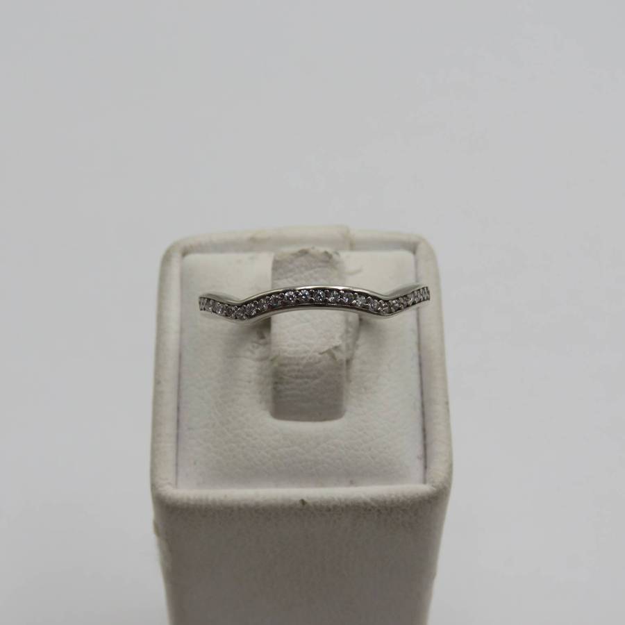 Sterling silver ring band with clear stones - weighs 1.7g - size N