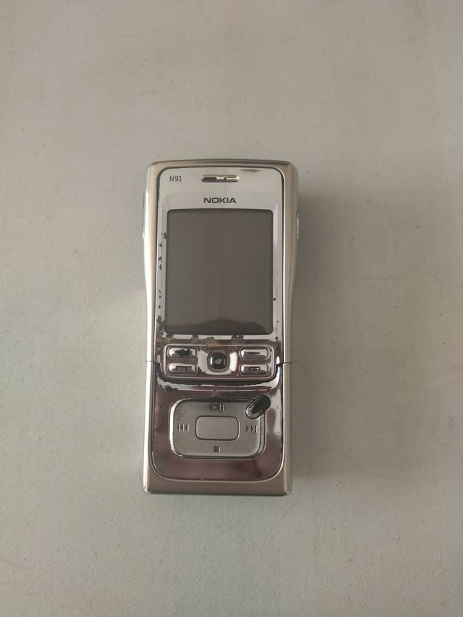 Nokia N91 Cellphone (Needs Battery + Charger)