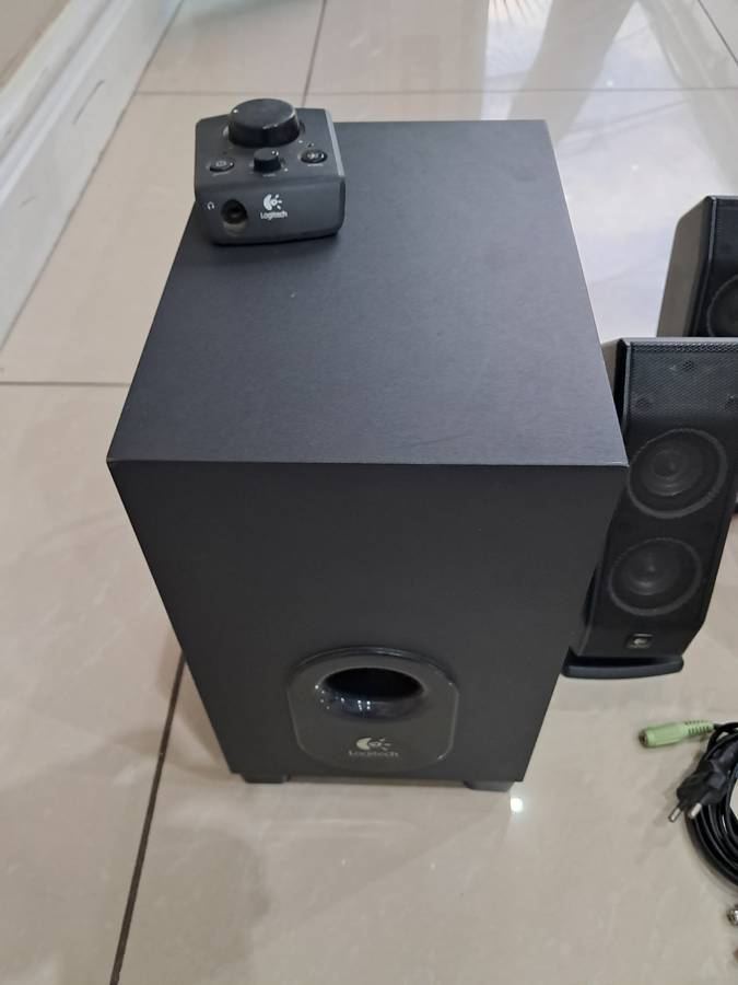 Logitech X-540 5.1 Surround Sound Speaker System with Subwoofer