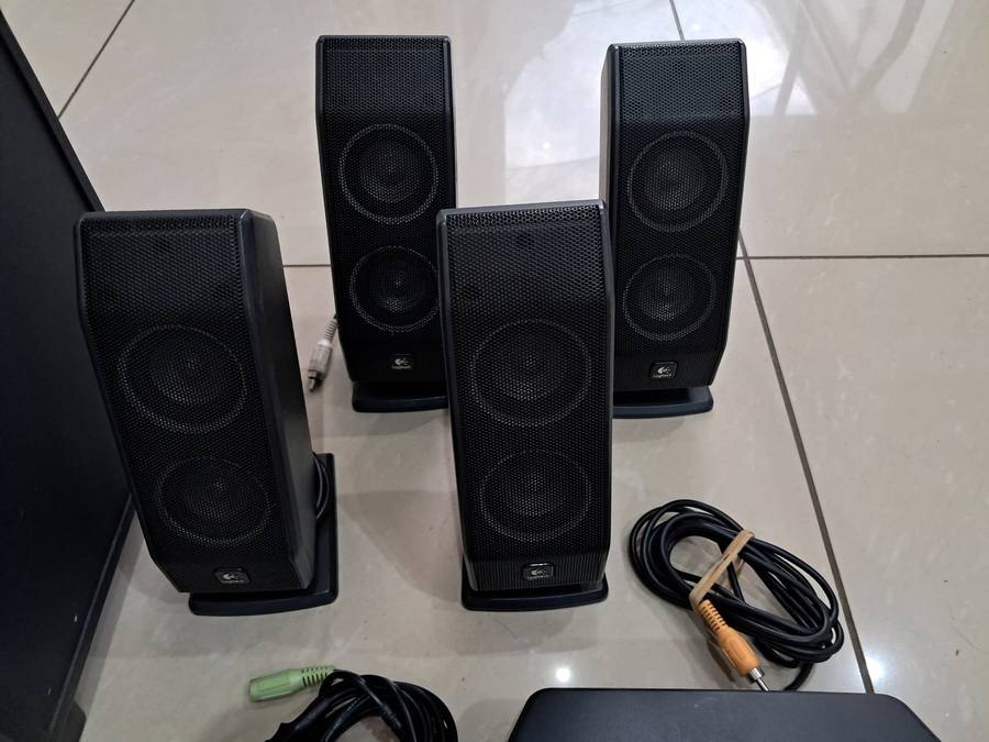 Logitech X-540 5.1 Surround Sound Speaker System with Subwoofer