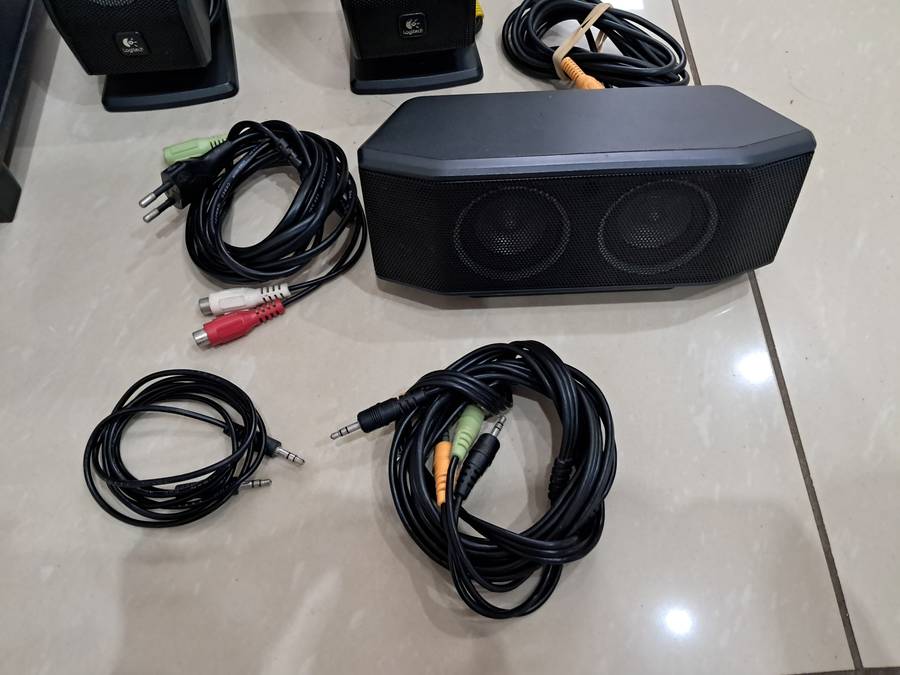 Logitech X-540 5.1 Surround Sound Speaker System with Subwoofer