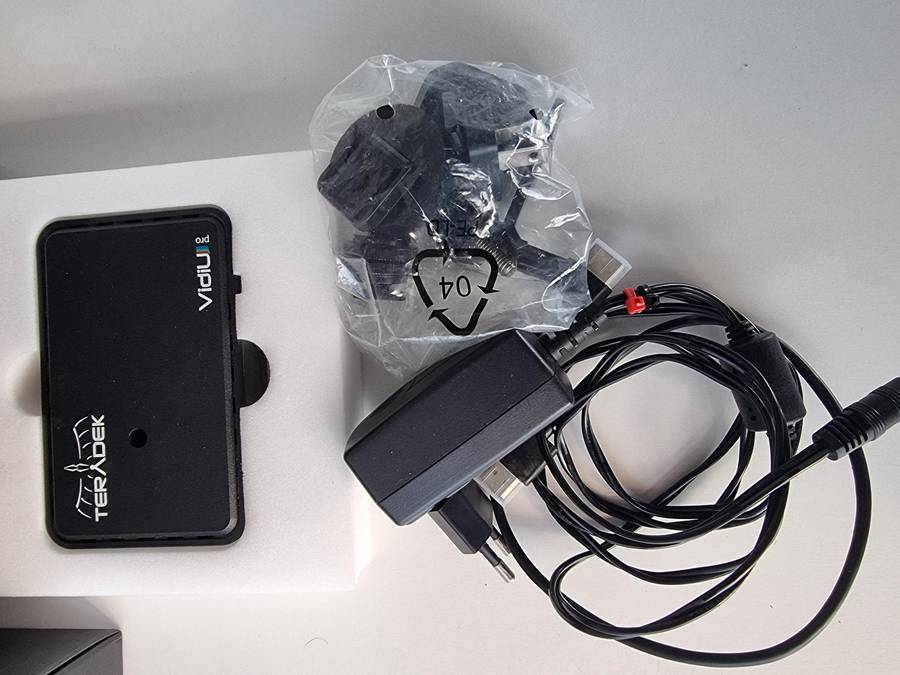 Teradek ViDiU Pro HD Live Streaming WiFi HDMI H.264 Video Encoder and Combiner