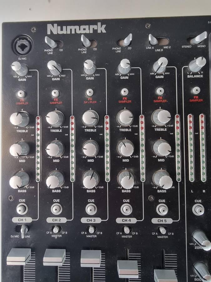 Numark 5000FX DJ Mixer