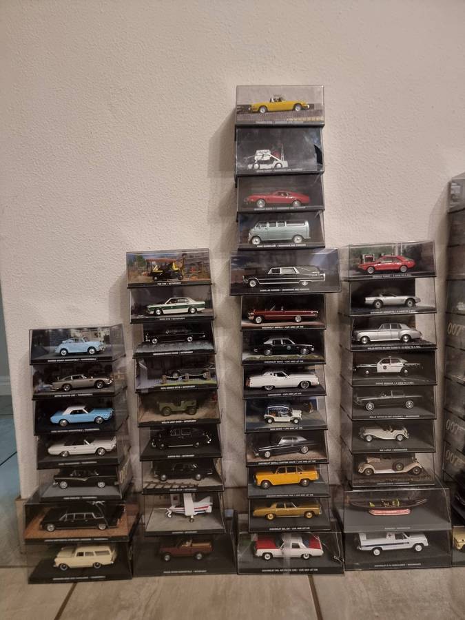 James Bond 007 Car Collection - Full Set of 134 With 134 Books
