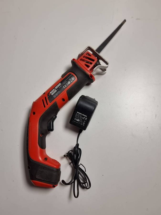 Black and Decker Cordless Saw